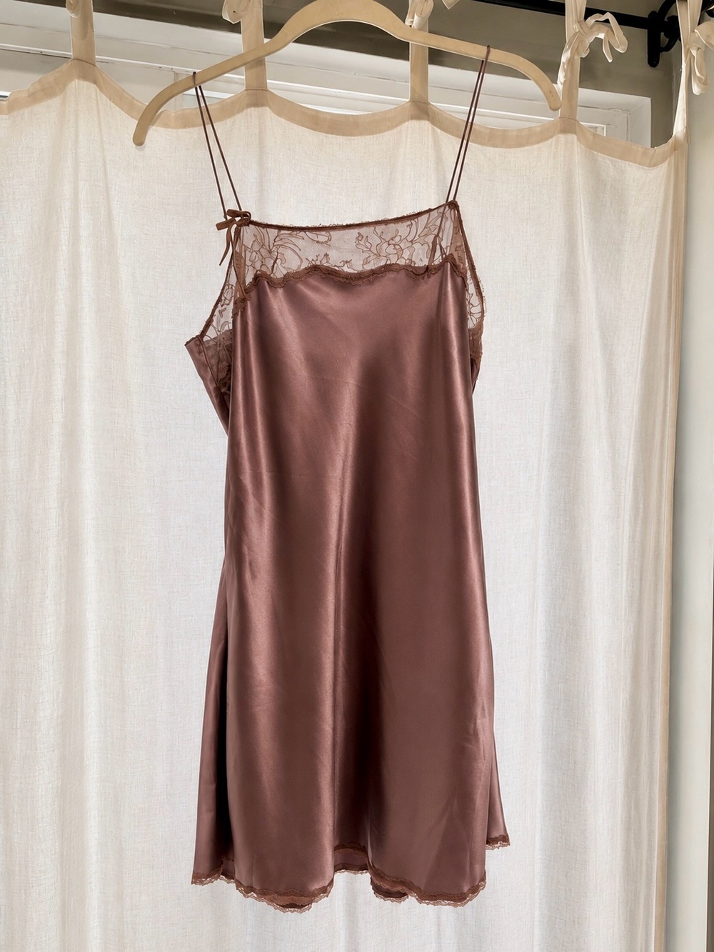 Victoria's Secret Mauve Lace-Trim Satin Chemise Women’s medium